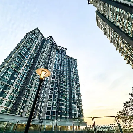 Cozy,Modern Retreat In Cyberjaya Apartment Exterior photo