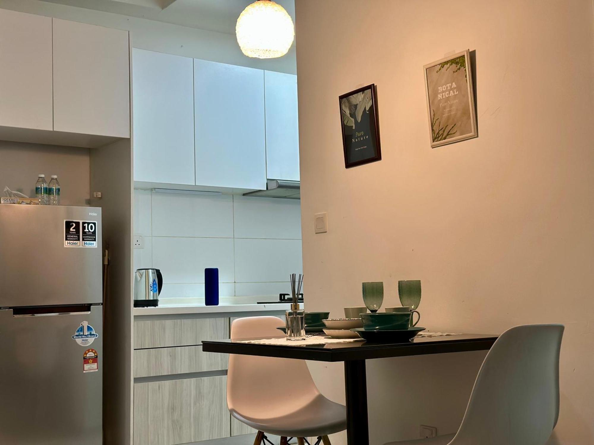 Apartment Cozy,modern Retreat In *
